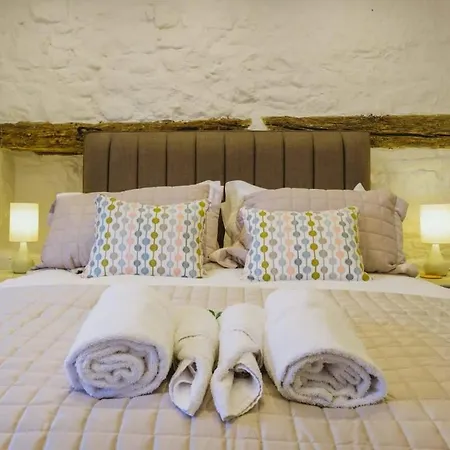 The Cottage- Hopewell * Bristol